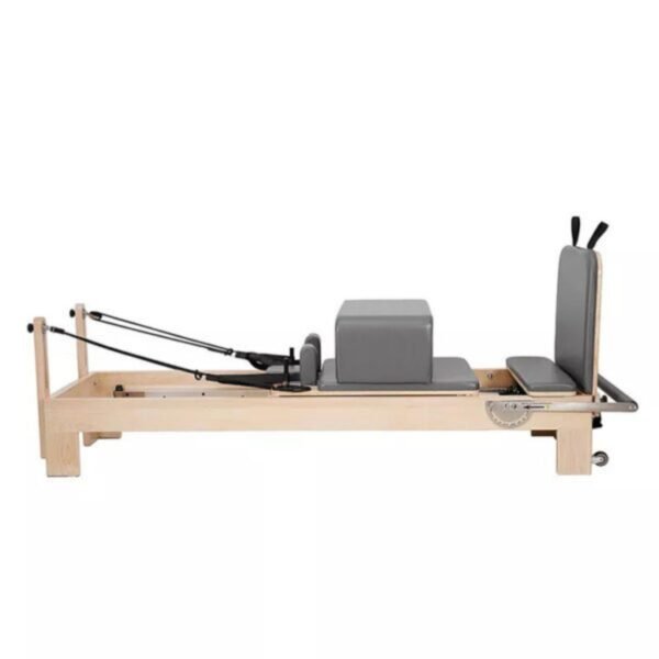 Maple Pilates Reformer For Pilates studios Comfortable and breathable leather
